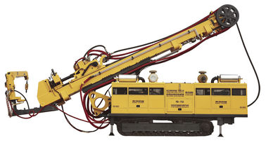Trasporti il MD su autocarro montato - 750 piattaforme di produzione di CBM/impianto di perforazione di carotiere, la profondità 3200m del trapano 2200m 1600m