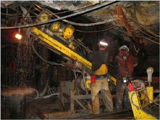 Un buon prezzo. Macchina efficiente sotterranea del trapano del foro profondo dell'impianto di perforazione di trapano di esplorazione in linea